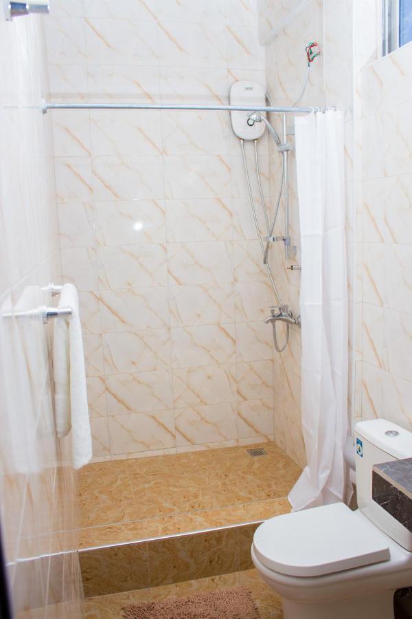 Van Der Salle - Flovan Plaza Haatso ภายนอก รูปภาพ
